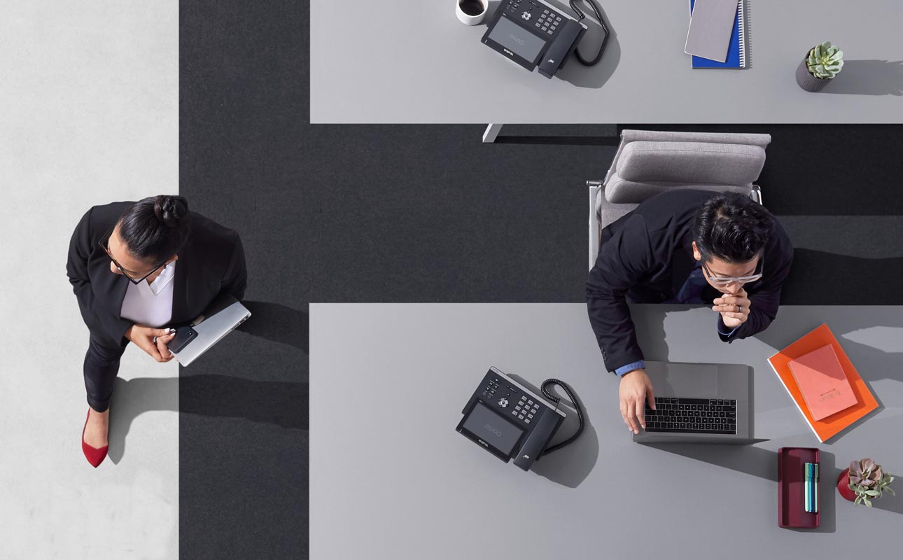 Increase insurance agent efficiency with Ooma Office text messaging support for AgencyZoom - blog post image