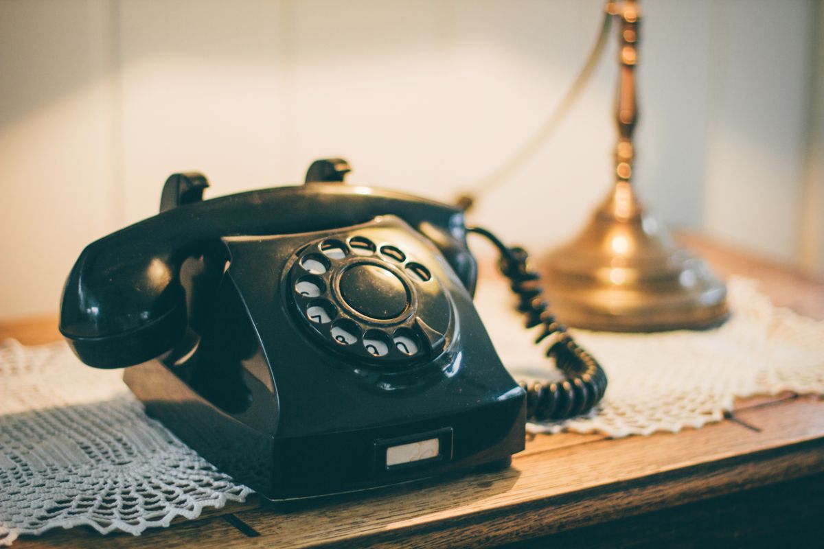 How to use a rotary phone: Tips for rotary phone dialing - blog post image